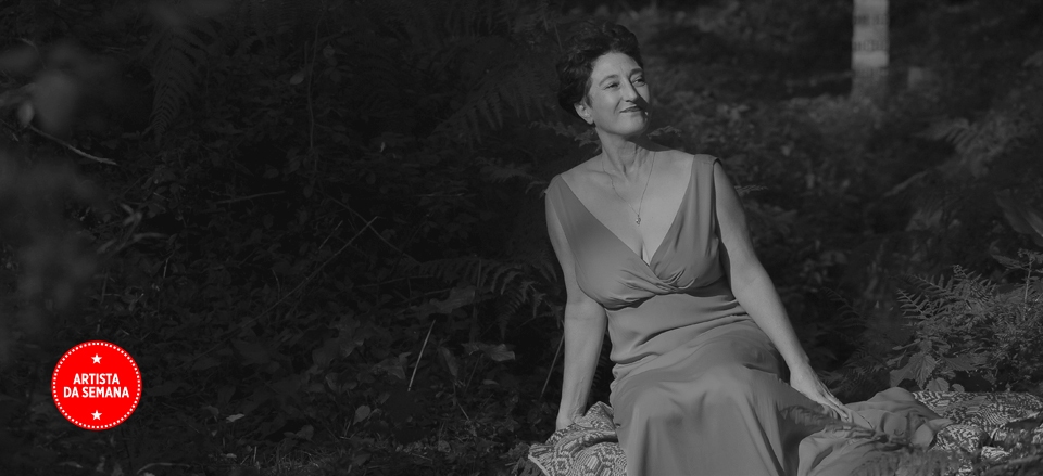 CARMEN PENIM: «‘CANTOS DE TERRA E SAL’ ERA UNHA DÉBEDA COA MIÑA XENTE, COA MEMORIA DA MIÑA INFANCIA» CARMEN PENIM: «‘CANTOS DE TERRA E SAL’ ERA UNHA DÉBEDA COA MIÑA XENTE, COA MEMORIA DA MIÑA INFANCIA»