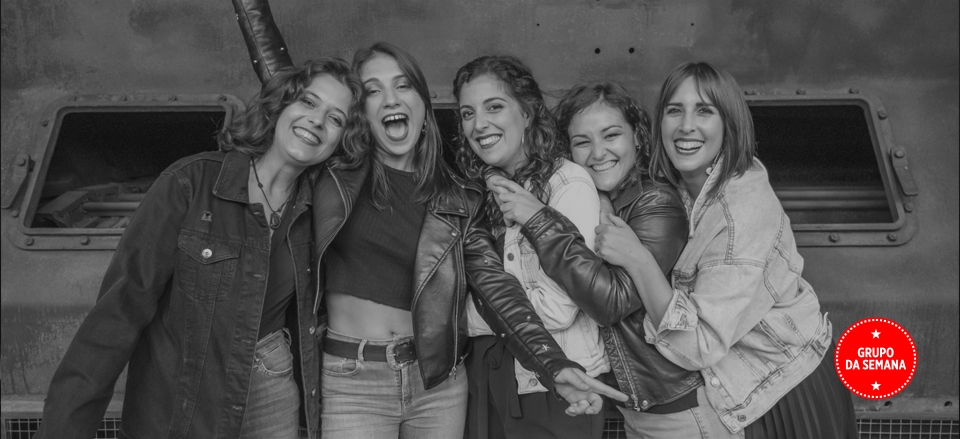 A BANDA DA LOBA: «DE XELA ENCÁNTANOS O SEU ESPÍRITO TRANSGRESOR, O XEITO QUE TIÑA DE ENTENDER A POESÍA E COMO DEBÍA SER LIDA» A BANDA DA LOBA: «DE XELA ENCÁNTANOS O SEU ESPÍRITO TRANSGRESOR, O XEITO QUE TIÑA DE ENTENDER A POESÍA E COMO DEBÍA SER LIDA»