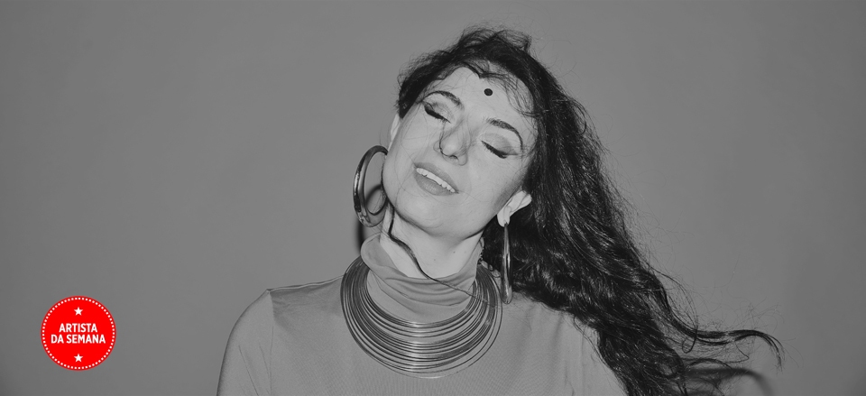 NASTASIA ZÜRCHER: «VIVO POLAS EMOCIÓNS, POR SENTIR, POR AMAR, POR COMPARTIR» NASTASIA ZÜRCHER: «VIVO POLAS EMOCIÓNS, POR SENTIR, POR AMAR, POR COMPARTIR»