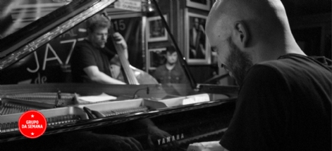 XAN CAMPOS TRIO: «TENTO NON POÑERLLE LÍMITES ESTILÍSTICOS Á MIÑA MÚSICA»