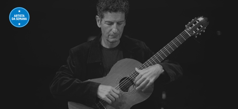 DARÍO MOREIRA: «NA GUITARRA ATOPO UN MUNDO DE EXPLORACIÓN, ÁS VECES ATA PENSO QUE INABARCABLE»